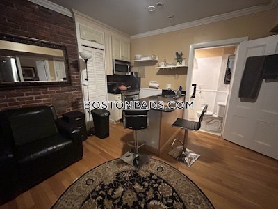 North End Renovated 1 bed 1 bath available NOW on North Bennett Ct in the North End!  Boston - $3,000